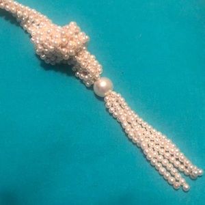 Beautiful Faux Pearl Necklace!